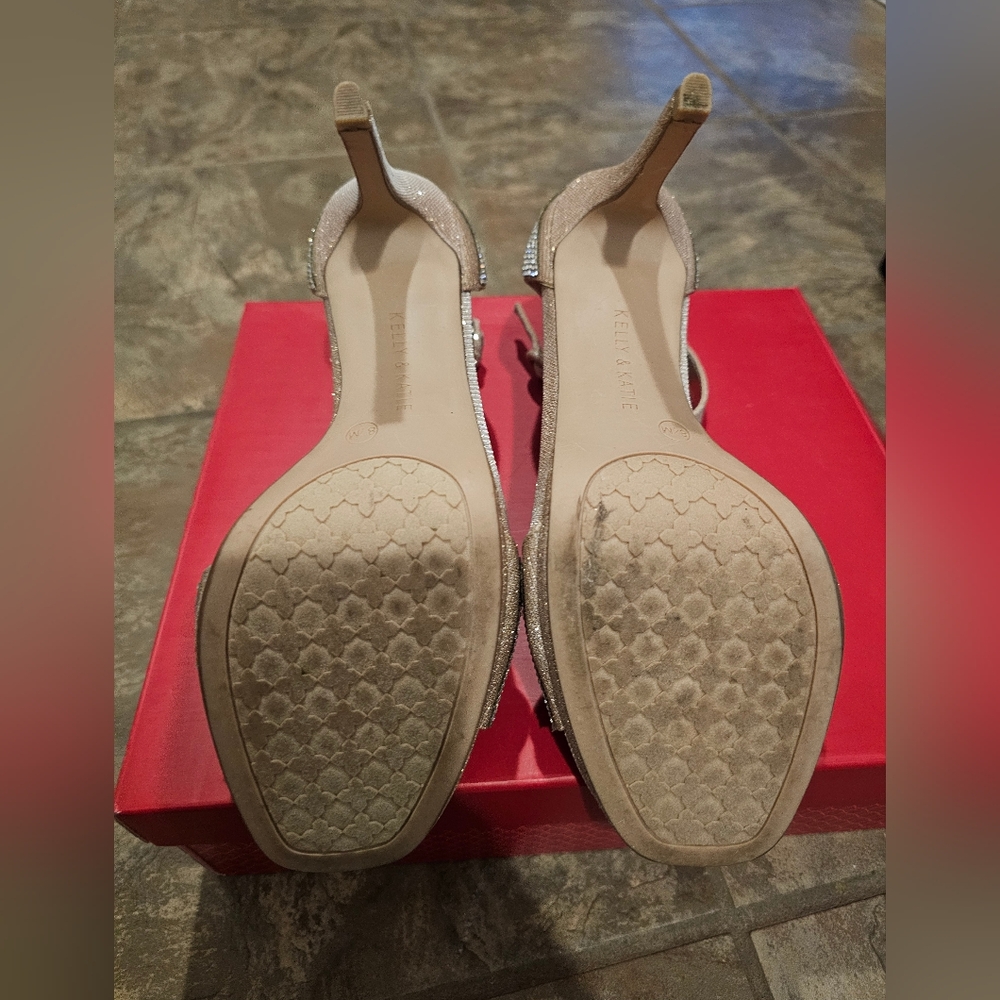 Kelly & Katie Glittering Silver and Gold Heels Size 8.5 - Picture 5 of 12